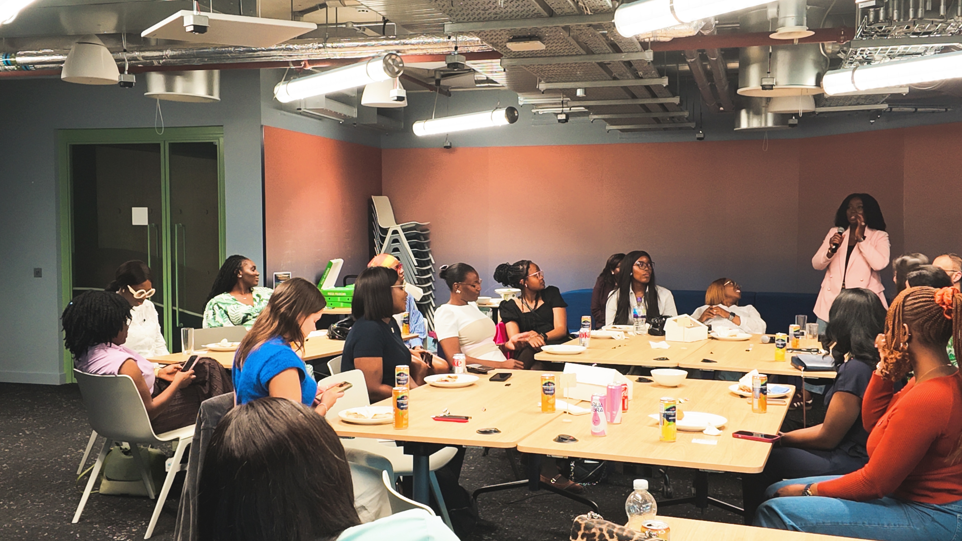 The room during a table conversation at the 2 July gathering
